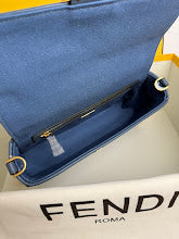 Luxury Structured Shoulder Bag - Women's Premium Designer Fashion - NM7642