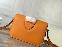 Chic Women's Designer Tote - Luxury Premium Handbag Style - NM4176