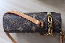 Designer Heritage Top Handle Bag - Premium Luxury Women's Fashion - NM4197