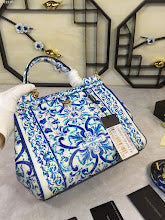 Luxury Iconic Crossbody Bag - Women's Elegant Designer Fashion - NM7204