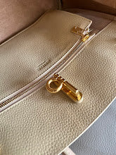 New Premium Signature Shoulder Bag - Chic Women's Luxury Designer - NM5794