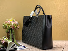 Chic Designer Tote Handbag - Luxury Premium Women's Fashion Bag - NM4222