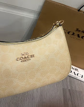 New Premium Women's Crossbody Bag - Luxury Designer Fashion Accessory - NM6520