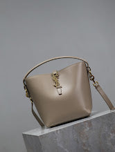 Premium Leather Crossbody Bag - Elegant Women's Designer Handbag - NM3443