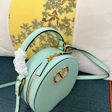 Luxury Iconic Crossbody Bag - Women's Elegant Designer Fashion - NM3007