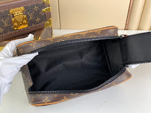 Premium Women's Tote Bag - Luxury Designer Fashion Handbag - NM4851