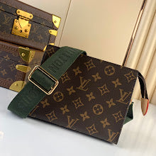 Chic Women's Satchel Handbag - Luxury Premium Designer Style - NM4393