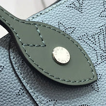 Premium Signature Crossbody - Chic Women's Luxury Designer Bag - NM4247