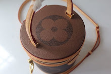 Luxury Structured Shoulder Bag - Women's Premium Designer Fashion - NM4629