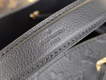 Premium Women's Shoulder Bag - Designer Luxury Fashion Accessory - NM5039