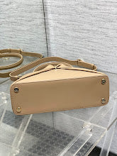 Chic Women's Crossbody Handbag - Luxury Premium Designer Style - NM7382