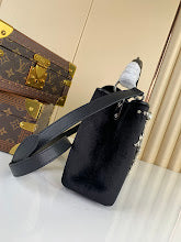 Luxury Signature Top Handle Bag - Elegant Women's Designer Handbag - NM4288