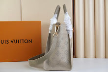 Chic Designer Satchel Bag - Luxury Women's Top Handle Handbag - NM4275