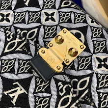 Premium Signature Shoulder Bag - Chic Women's Luxury Designer - NM5462