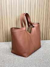 Chic Women's Designer Tote - Luxury Premium Handbag Style - NM3657