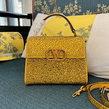 Designer Iconic Tote Handbag - Premium Luxury Women's Fashion - NM2778