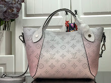 Chic Women's Shoulder Handbag - Luxury Premium Designer Style - NM4256