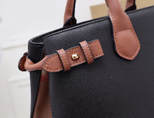 Luxury Iconic Crossbody Bag - Women's Elegant Designer Fashion - NM5532