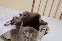Chic Designer Tote Handbag - Luxury Premium Women's Fashion Bag - NM4678