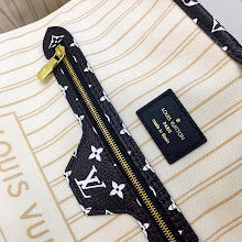 Premium Women's Crossbody Bag - Luxury Designer Fashion Accessory - NM4530
