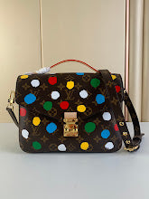 Luxury Signature Top Handle Bag - Elegant Women's Designer Handbag - NM4643