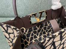 Designer Iconic Tote Handbag - Premium Luxury Women's Fashion - NM2857