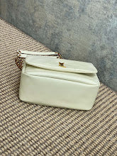 Chic Women's Designer Tote - Luxury Premium Handbag Style - NM3466