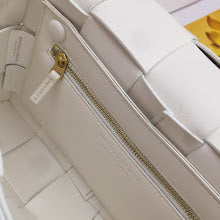Premium Leather Top Handle Satchel - Elegant Women's Designer Bag - NM5537