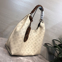 Premium Signature Crossbody - Chic Women's Luxury Designer Bag - NM4276