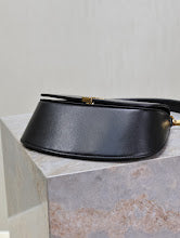 Premium Women's Shoulder Bag - Designer Luxury Fashion Accessory - NM3500