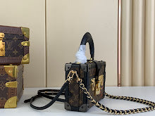 Luxury Monogram Shoulder Bag - Women's Elegant Designer Fashion - NM4479