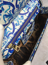 Luxury Iconic Crossbody Bag - Women's Elegant Designer Fashion - NM7204