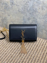 Luxury Iconic Crossbody Bag - Women's Elegant Designer Fashion - NM3751
