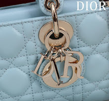 Chic Women's Satchel Handbag - Luxury Premium Designer Style - NM7401