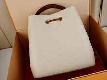 Chic Women's Crossbody Handbag - Luxury Premium Designer Style - NM5037