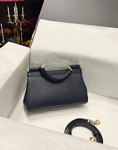 Chic Women's Designer Tote - Luxury Premium Handbag Style - NM7221