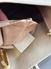 New Premium Signature Shoulder Bag - Chic Women's Luxury Designer - NM5794