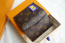 Premium Women's Crossbody Bag - Luxury Designer Fashion Accessory - NM4893