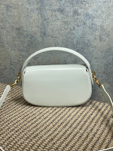Luxury Signature Top Handle Bag - Elegant Women's Designer Handbag - NM3553