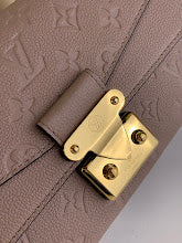 Designer Iconic Shoulder Bag - Luxury Women's Premium Fashion - NM4743