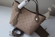 Luxury Large Tote Bag - Women's Premium Designer Fashion Handbag - NM4251