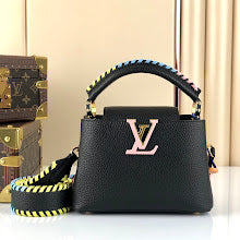 Premium Signature Crossbody - Chic Women's Luxury Designer Bag - NM5135