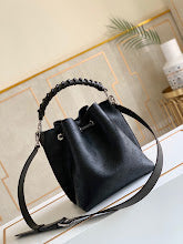 Designer Iconic Tote Handbag - Premium Luxury Women's Fashion - NM4195