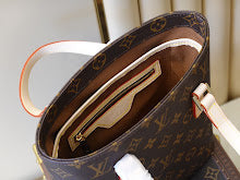 Luxury Signature Top Handle Bag - Elegant Women's Designer Handbag - NM4321