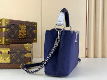 Luxury Signature Top Handle Bag - Elegant Women's Designer Handbag - NM4365