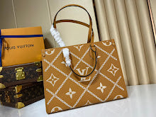 Luxury Signature Top Handle Bag - Elegant Women's Designer Handbag - NM4799