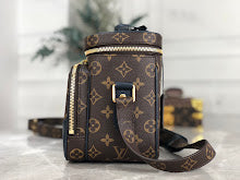 Luxury Iconic Crossbody Bag - Women's Elegant Designer Fashion - NM4119