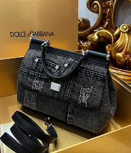 Luxury Iconic Crossbody Bag - Women's Elegant Designer Fashion - NM6932
