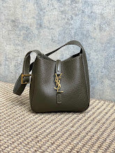 Chic Women's Designer Tote - Luxury Premium Handbag Style - NM3762
