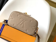 Premium Women's Shoulder Bag - Designer Luxury Fashion Accessory - NM5458